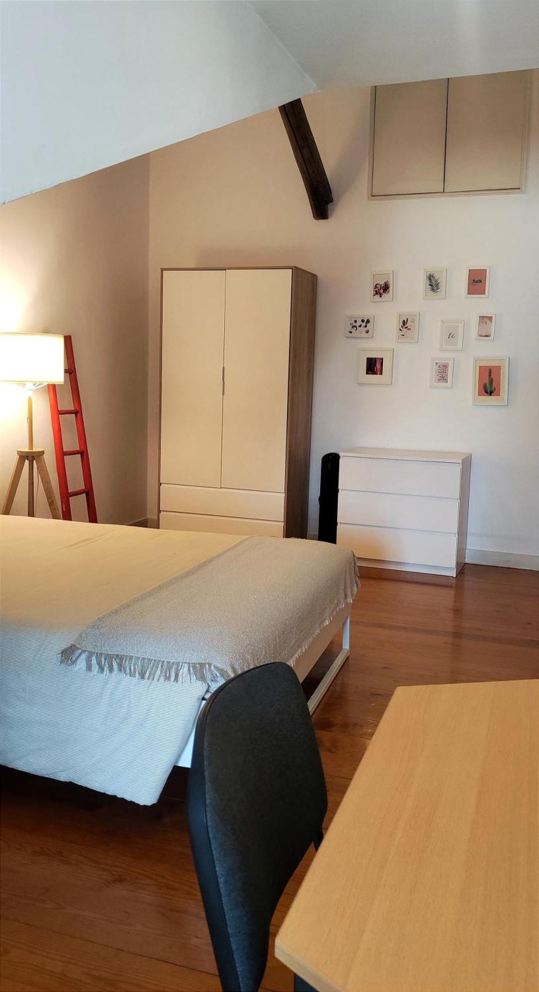 Privatunterkunft Quartos No Bairro Alto De Em Acomodacao Partilhada Lissabon