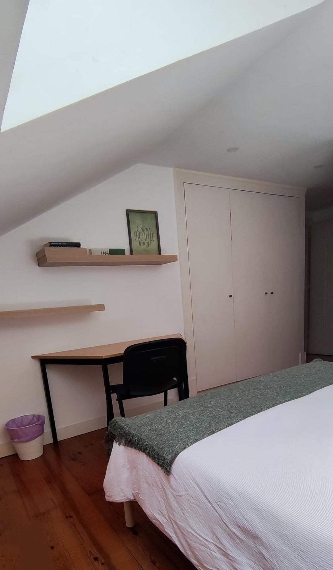 Quarto em Acomodações Particulares Quartos No Bairro Alto De Em Acomodacao Partilhada